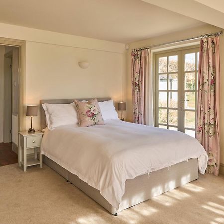 チッピング・ノートン The Old School, Idbury, Ox7 6Ru Bed & Breakfast エクステリア 写真